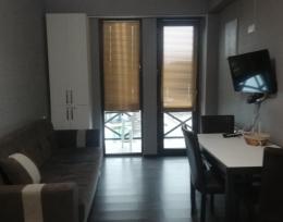 ქირავდება დღიურად  2 ოთახიანი ბინა 