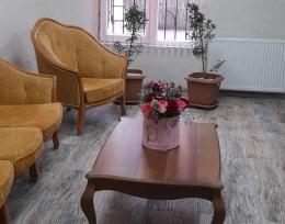 ქირავდება 3 ოთახიანი კომერციული ფართი